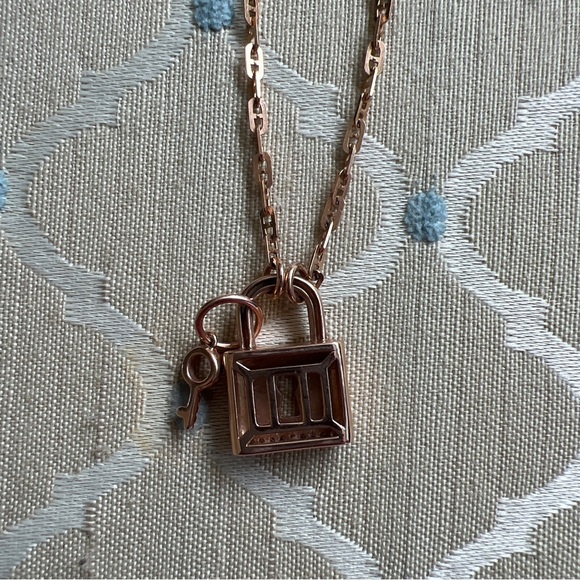 Nicole Rose Diamond Love Locket Rose Gold, 14 karat, 18” chain - Picture 4 of 5